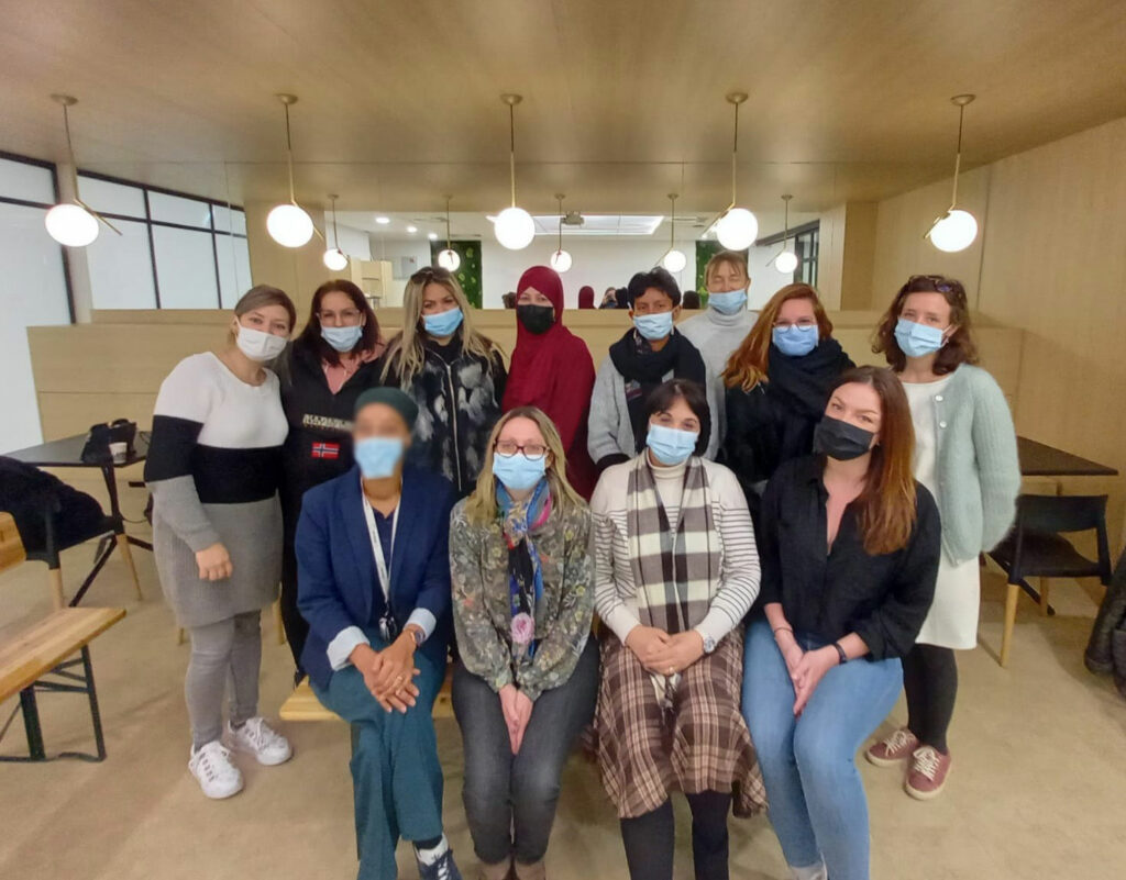 Groupe de femmes avec des membres de Sonergia, de Cap au Nord Entreprendre et de la Préfecture des Bouches du Rhone.